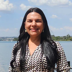 Karla de Faria Abdala Félix